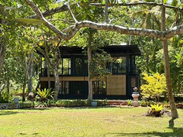 dé Nôvô Lake Cabin
