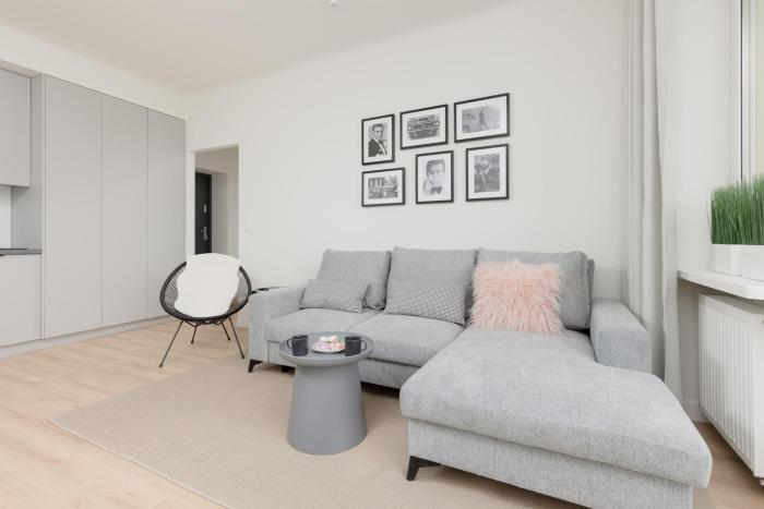 Sunny Apartment in the Center with Balcony & Air Conditioning by Noclegi Renters