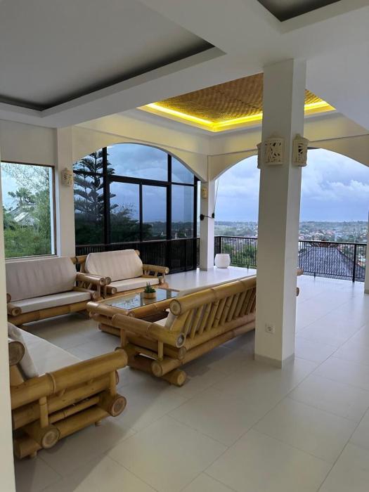 Quiet Villa with Private Pool & Ocean View