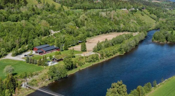 Grindal Salmon Lodge
