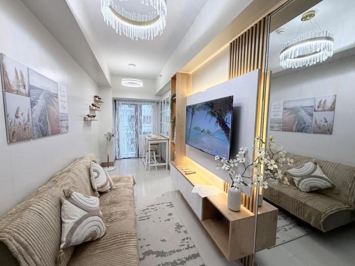 MOA Grand Staycation Suite #12, NEW UNIT!