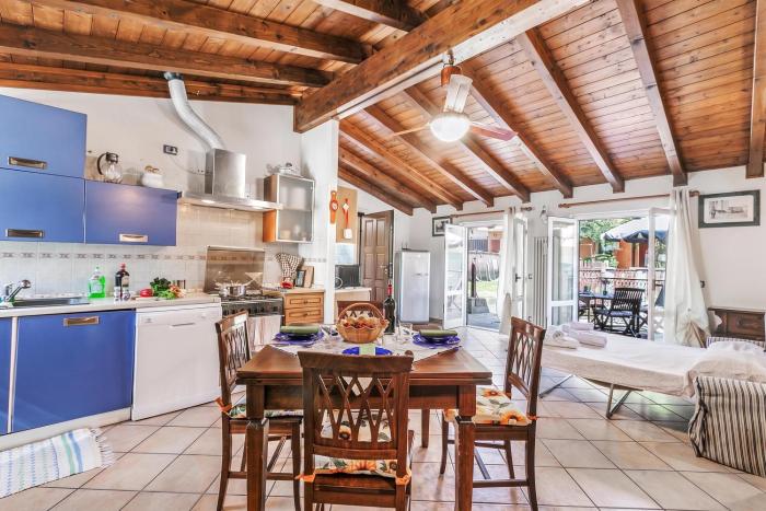 Casa Rolè, Lake Maggiore Patio House w BBQ - Happy Rentals
