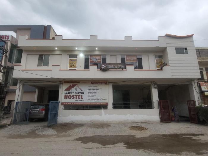 Luxury Heaven Hostel For Couples, Students, Faculties, Corporates