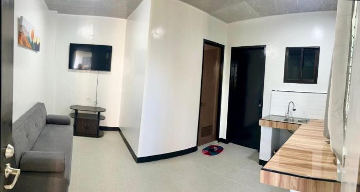 Aloha 808 Fully-furnished, airconditioned with wifi