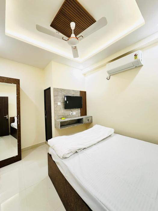 Hotel Prime Residency - just 400m from airport