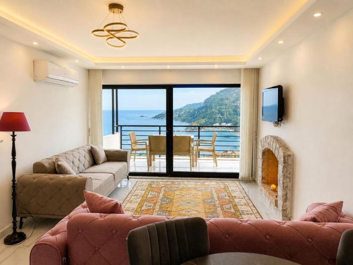 Serena Suites Luxury Sea View Apartment