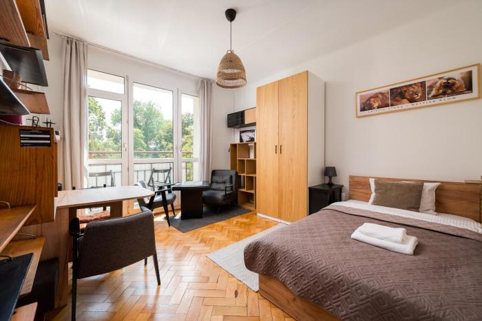 Nowa Praga Classic Studio by BookingHost
