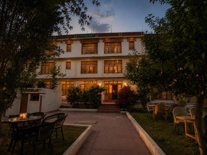 Zotpa Hostel