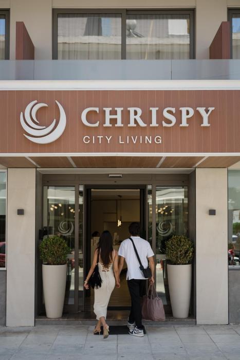 Chrispy City Living ex Nefeli