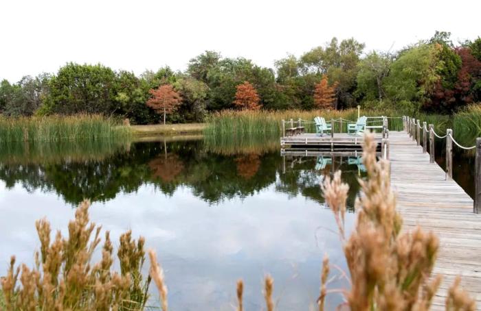 Inviting Cabin near Marble Falls with Lake Access