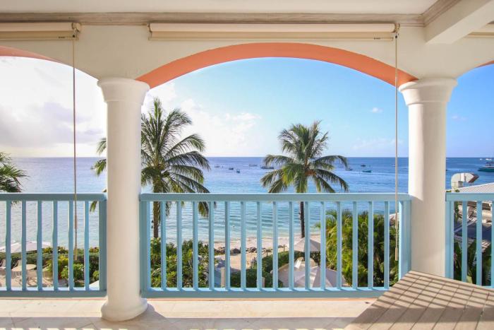 Stunning beachfront condo with amazing beach views - Villas On the Beach 305