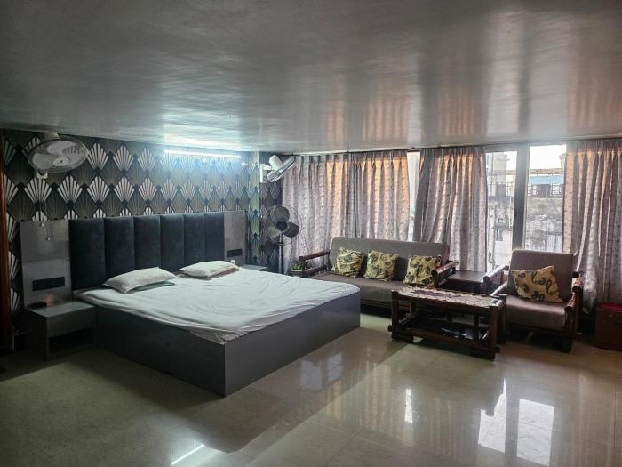 Penthouse with Terrace Garden