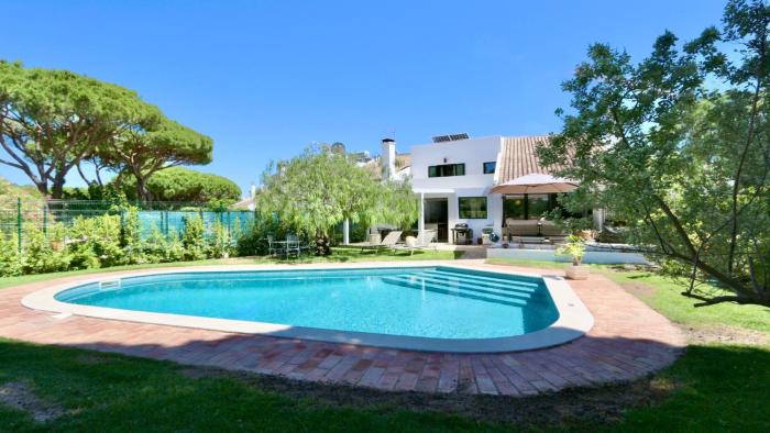 Villa Romeu & Julieta, with "heated" pool by Cleverdetails in Vilamoura