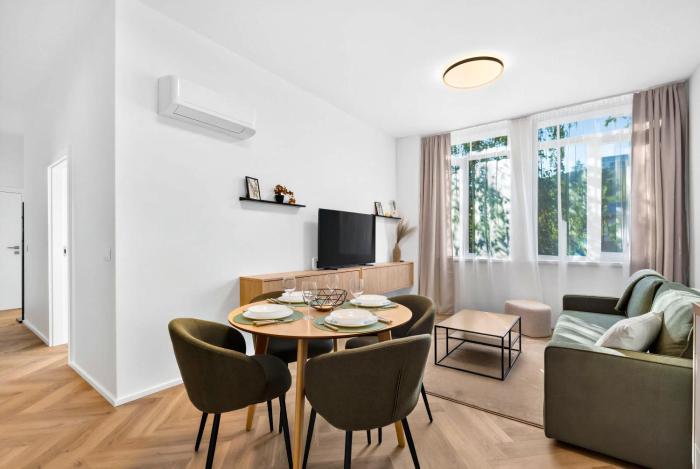 Large Family Apartment for 6 - AC & Garage