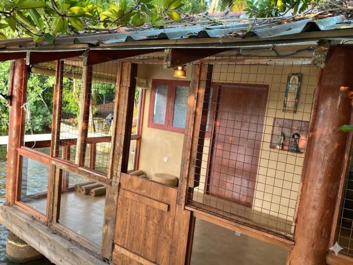 Yasindu Riverfront Villa