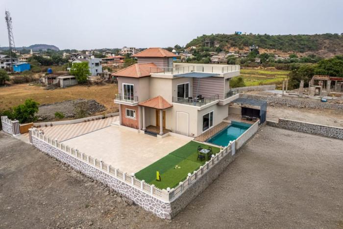 Luxe Stays SHUBH VILLA 5BHK ENTIRE VILLA WITH PRIVATE POOL & BATHTUB