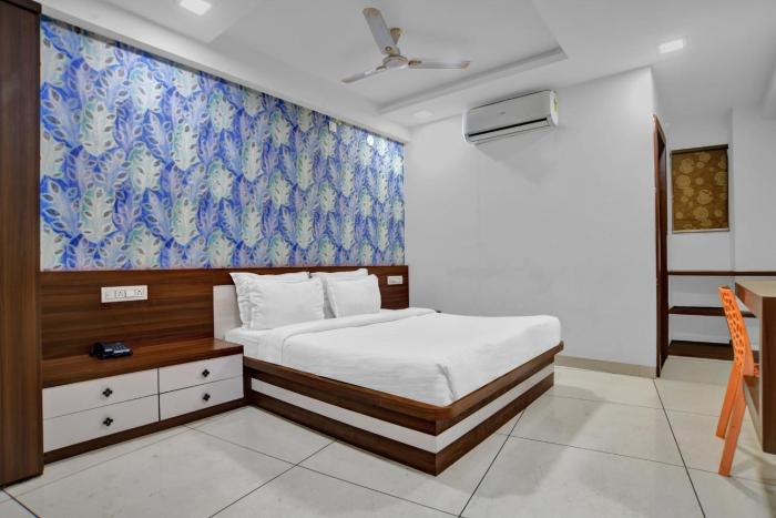Collection O Jineshwari Hotel