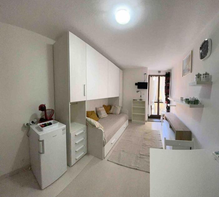 Studio apartment on the lake