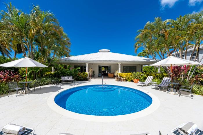 Stunning Family Villa with Private Pool Near Beach - Gibbs Glade Villa