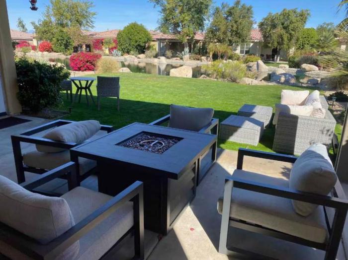 Country club Home with Lakeside Views Golf