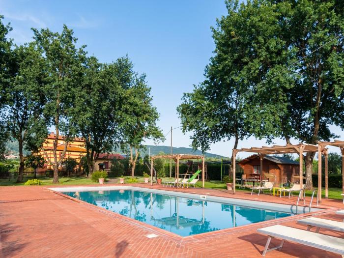 Rustic mansion in Pian di Scò