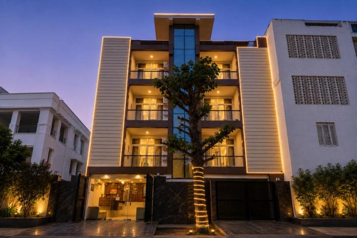 Hotel Smart Snap Sector 104, Noida