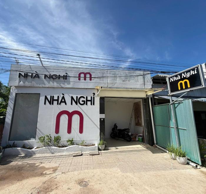 Nhà nghỉ M