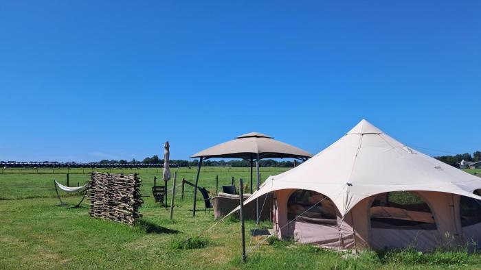 Yurt-tent met uitzicht