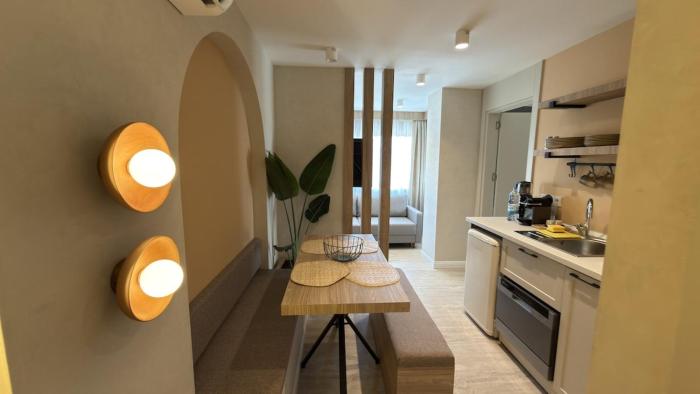 Leos Apartments Brand-New Boho Chic Apartment