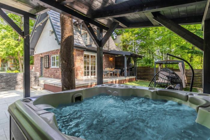 BalChill House With Sauna And Jacuzzi - Happy Rentals