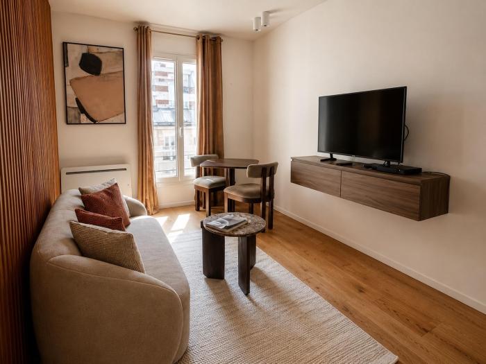 Studio champs elysée