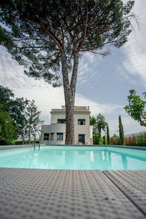 Villa Castelli Romani con Piscina & Giardino Privato, 8 Ospiti