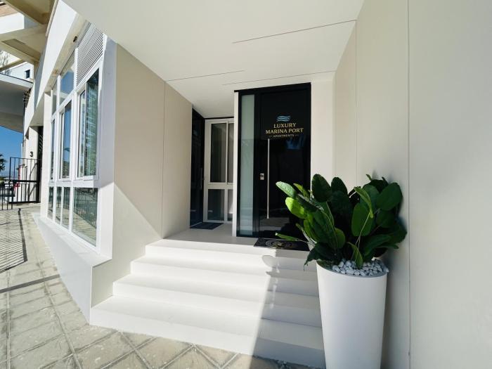 Apartamentos Marina Port