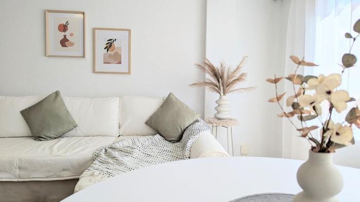 Bright 4-Bedroom Apartment Close to Alicante