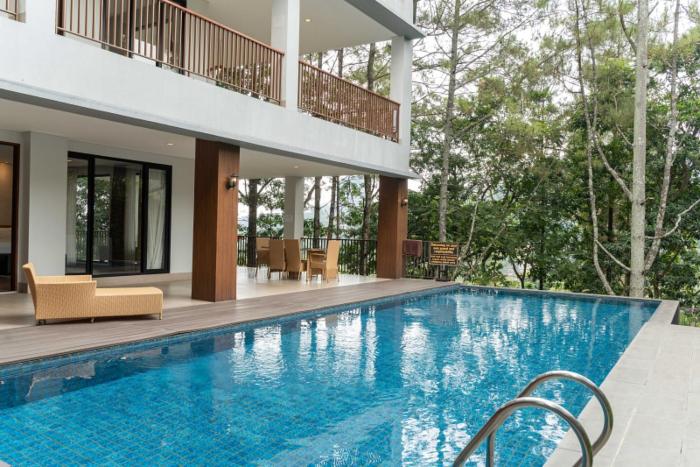 Atsuka Hill View Villa 8 Bedrooms With a Private Heated Swimming Pool