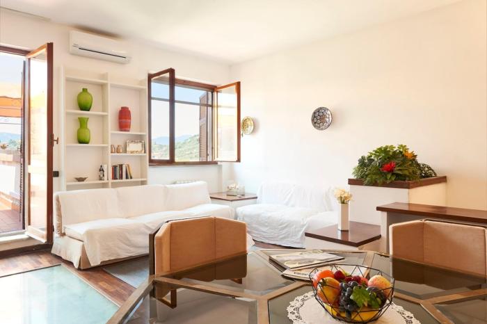 Sea-view apartment with pool