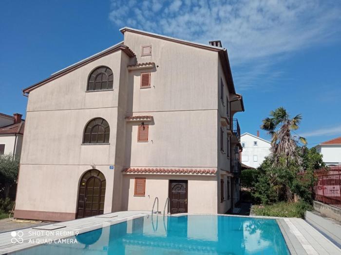 Apartments with parking space Umag - 27430