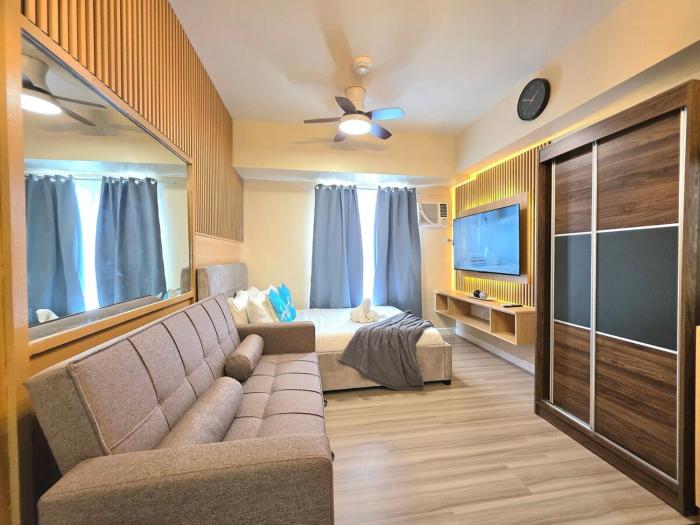 3122 T5 Avida Riala IT Park Newly Furnished 50 Smart TV