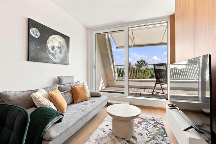 Modern Vydrica Studio with Balcony & River View