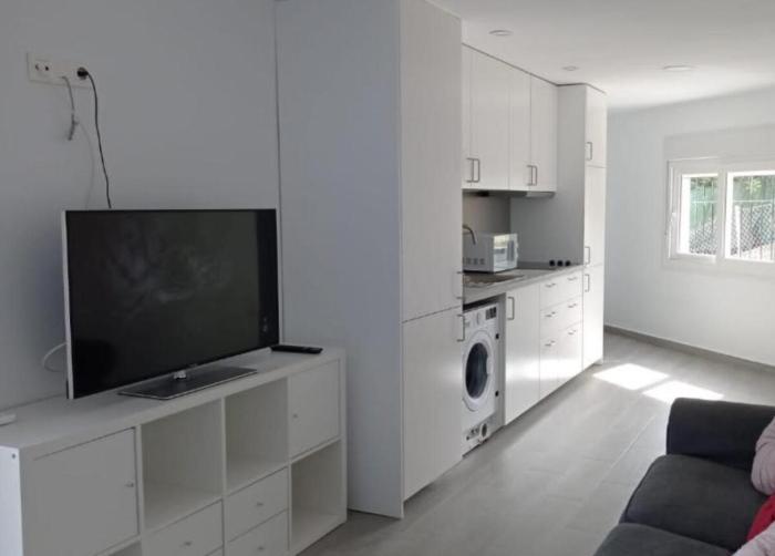 2 rooms, Ureña 8G1