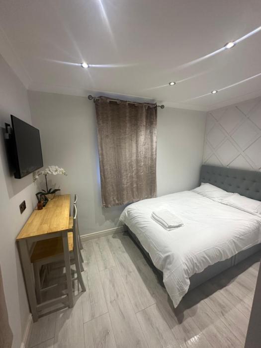 Cosy 1 Bedroom Studio with Private Entrance