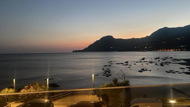 Dahlila Seafront Luxury Suites - Adults Only