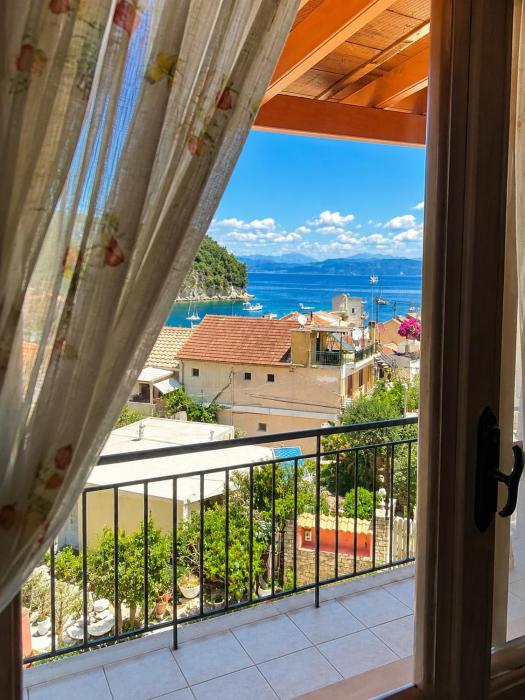 Tania house , Loggos Paxos