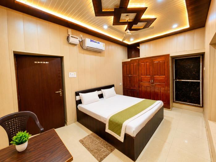 HOTEL VARANASI DV - Near Shree Kashi Vishwanath Temple