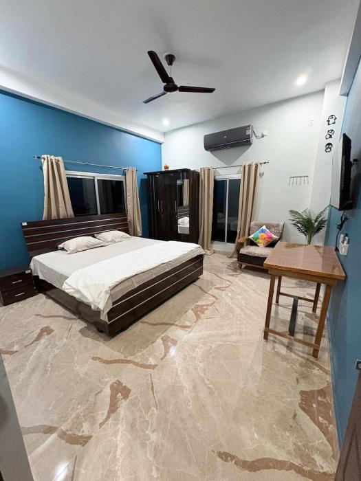 Stylish 2BHK Private Stay near Kashi Vishwanath