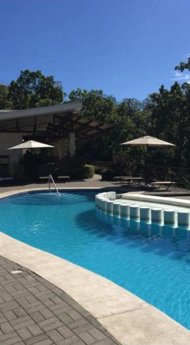 Casa en playa Herradura con piscina