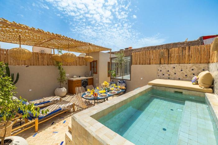 Riad Tamila - Luxurious Kasbah Gem, Pool, Free Breakfast, Housekeeping
