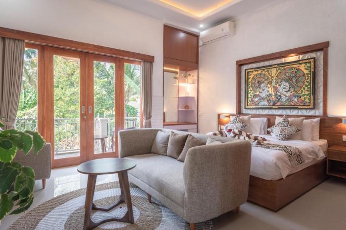 Luxury 4BR Villa with Private Pool Near Lovina Beach