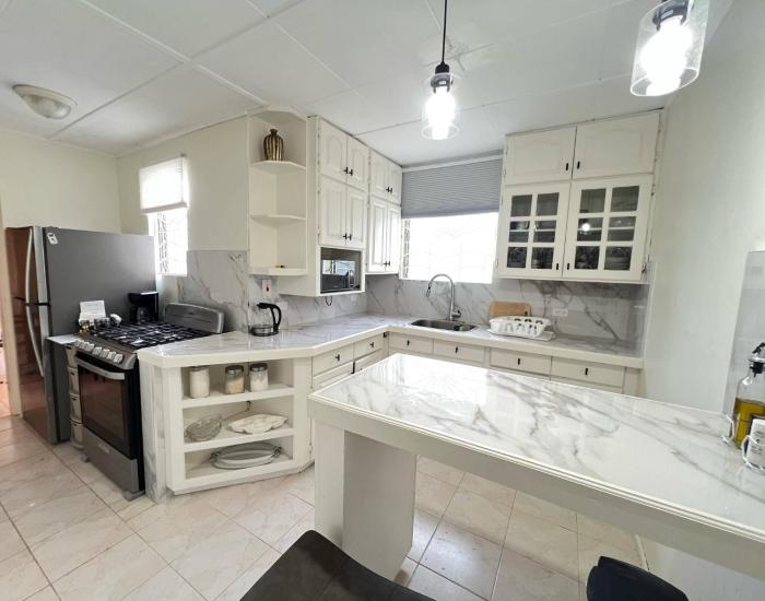 Hy-De-Way 3BR Near Miami Beach Oistins