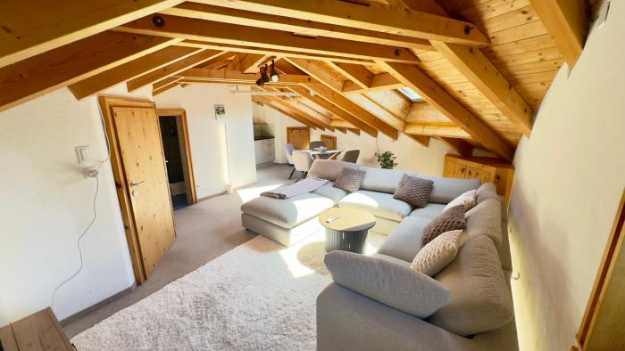Alpine Home with Lounge - 10 min from St Moritz